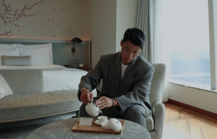 롯데호텔앤리조트, 황희찬 친필 사인 경품 이벤트 진행