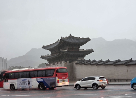 전국 곳곳 돌풍·천둥번개 동반 비 예보…남부·제주 최대 150㎜ 폭우 예상