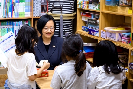 한성숙 총리, 여름방학 앞두고 지역아동센터 방문…"돌봄 공백 없도록 촘촘한 지원체계 구축"