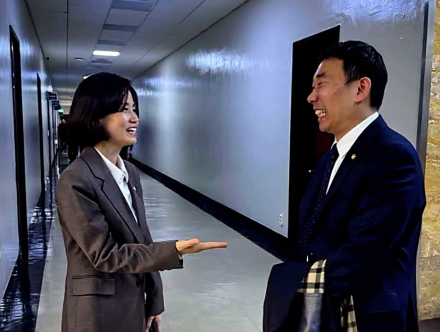 류근 시인 "형사소송법 개정안 통과는 수사·기소 분리 완성의 결실"