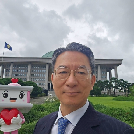[이슈 포커스] 법무부 떠나 국회로 돌아온 정성호…“국민이 평안해야 정부가 성공”
