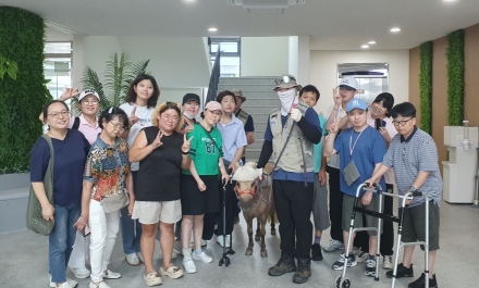 말과의 교감, 그림과 사진으로… 경기도축산진흥센터 장애인 문화예술 작품전